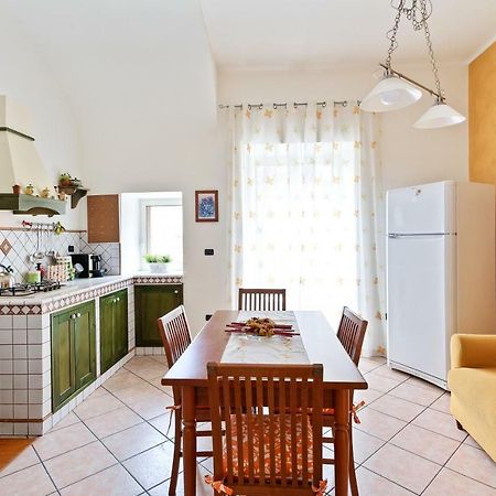 Central Balcony Apartment Катанія Екстер'єр фото