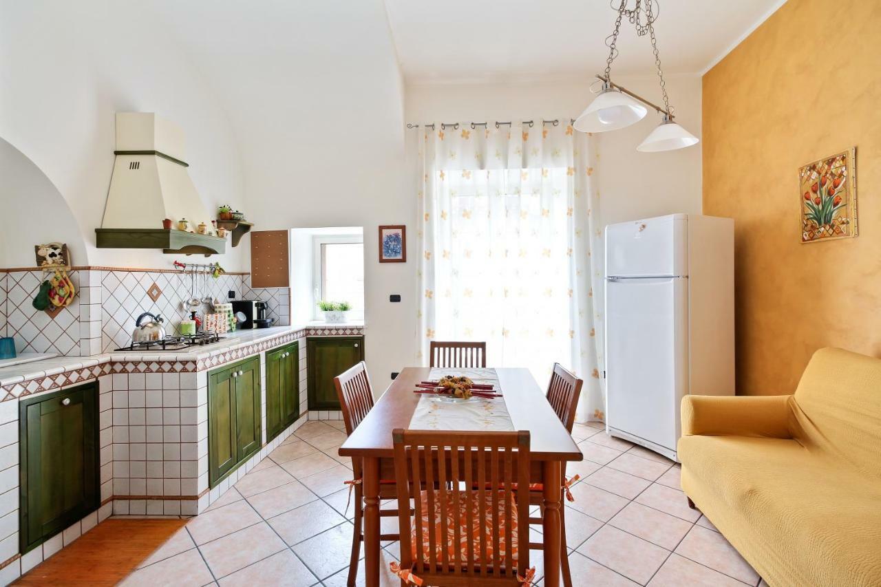 Central Balcony Apartment Катанія Екстер'єр фото