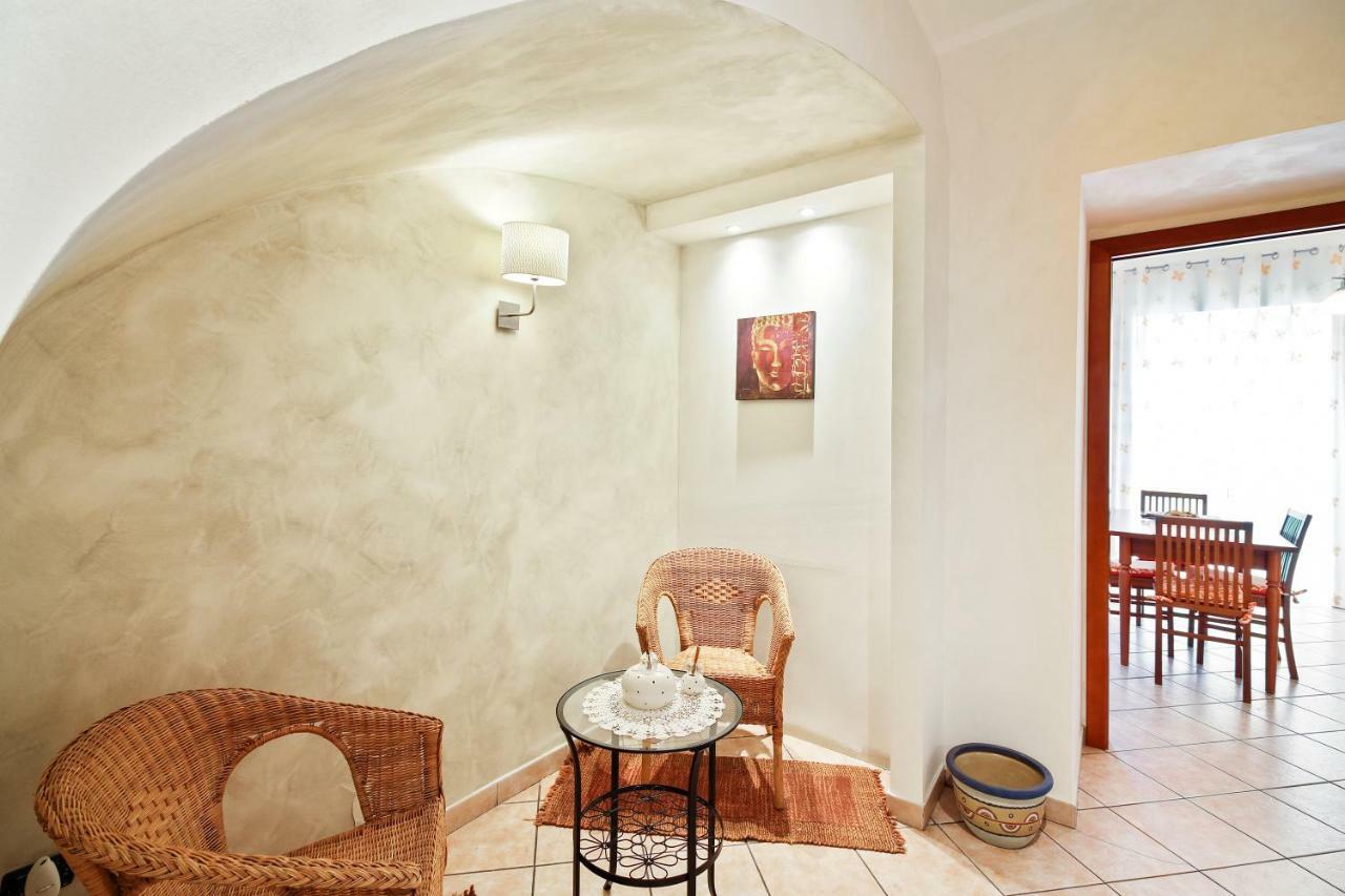 Central Balcony Apartment Катанія Екстер'єр фото
