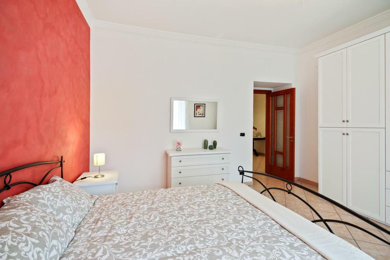 Central Balcony Apartment Катанія Екстер'єр фото