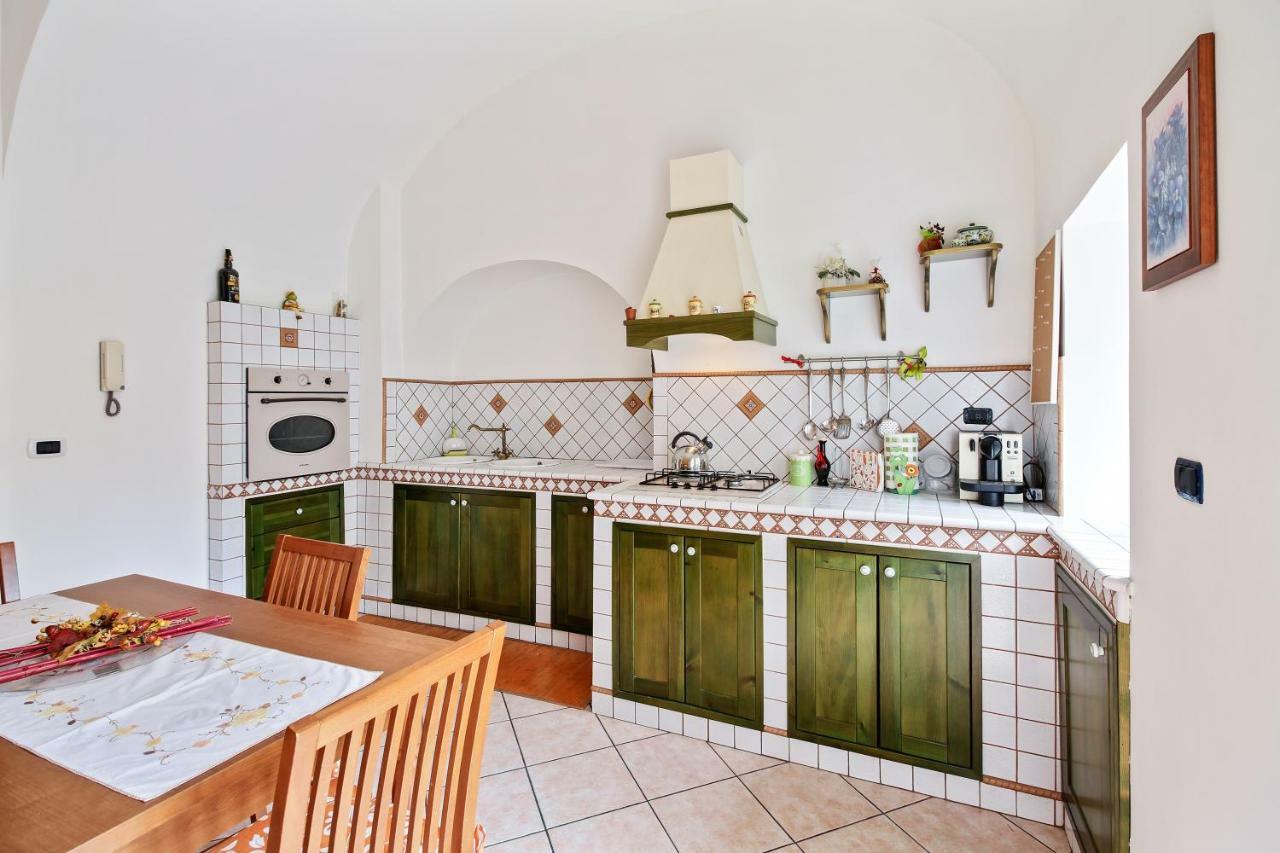 Central Balcony Apartment Катанія Екстер'єр фото