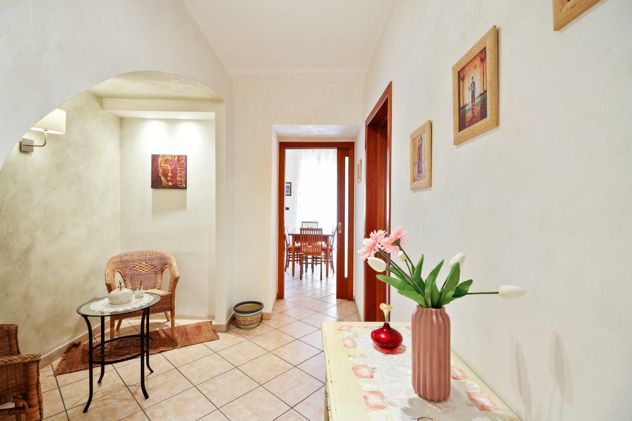 Central Balcony Apartment Катанія Екстер'єр фото