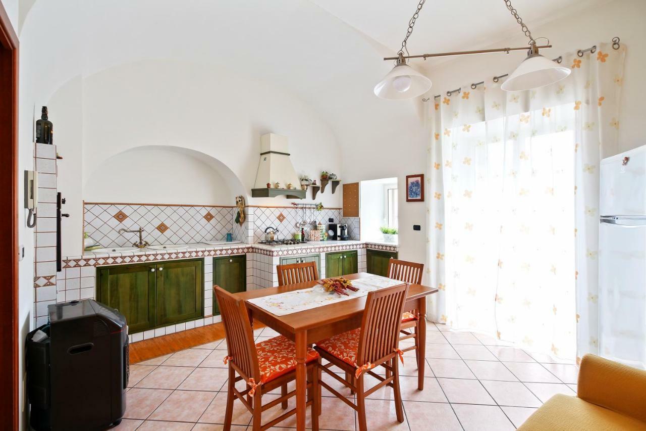Central Balcony Apartment Катанія Екстер'єр фото